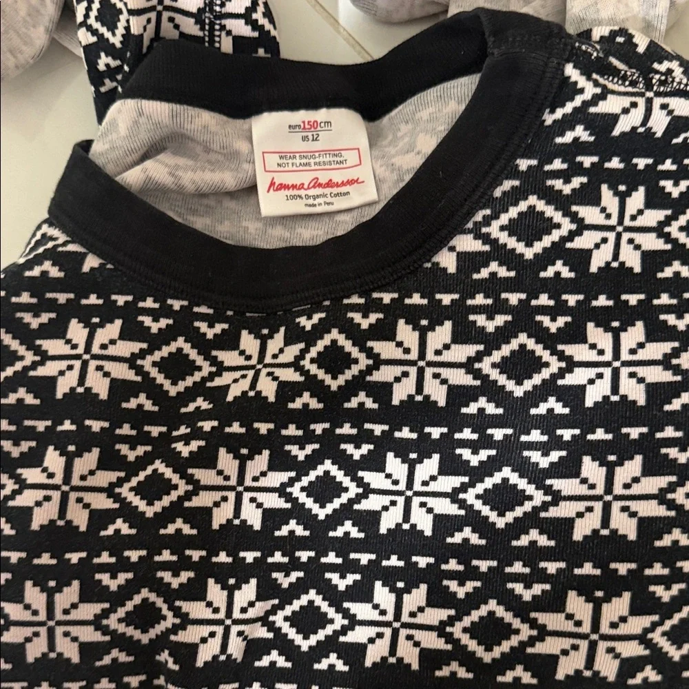 Hanna Andersson Black and White Organic Cotton pajamas set long johns snowflake